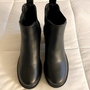 Steve Madden Black Leather Platform Boots, BRAND NEW NEVER BEEN WORN, Size 6.5